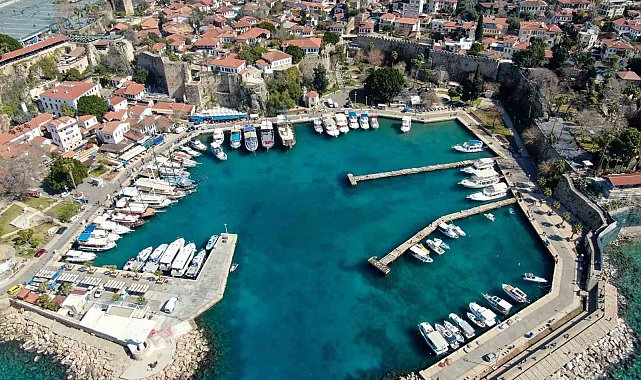 Antalya'da yangın tedbirleri yetersiz olan 174 turistik tesisin ruhsatı askıya alındı