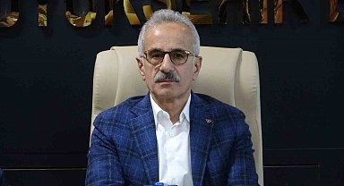 Bakan Uraloğlu, sel felaketinin yaşandığı Trabzon'da incelemelerde bulundu