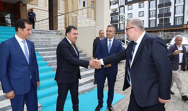 Başkan Demir, Gürcistan heyeti ile bir araya geldi