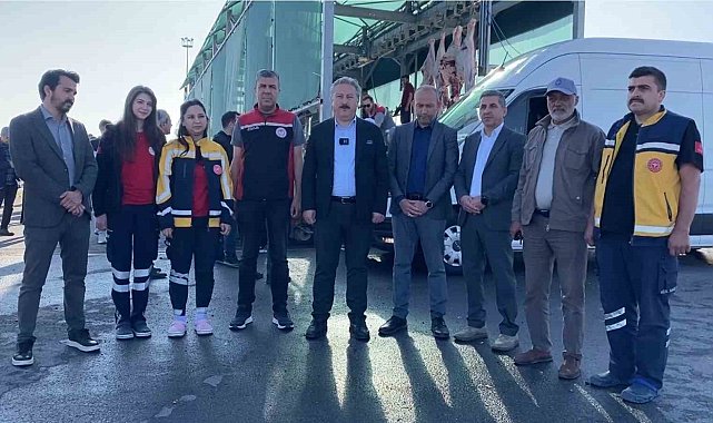 Başkan Palancıoğlu bayramın ilk saatlerinde Melikgazi Kurban Pazarı ve Kesim Alanı'nı ziyaret etti