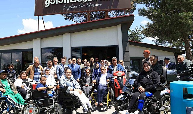 Başkan Sekmen 'Arzuhal Günleri'nde engellilerin sorunlarını dinledi