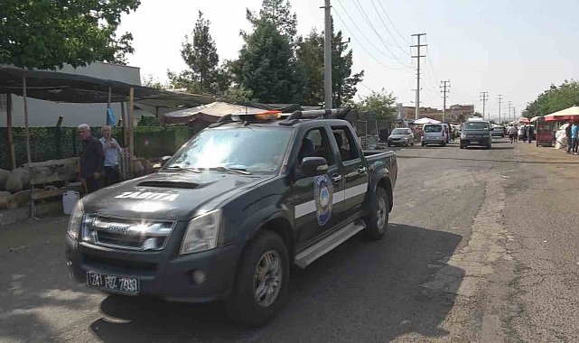 Bayramın ikinci gününde kurban pazarlarında yoğunluk devam ediyor