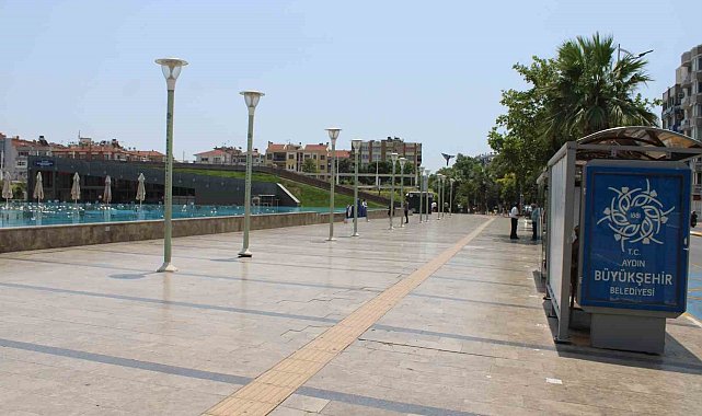 Bayramın ilk günü sıcak hava ile birlikte sokaklar boş kaldı