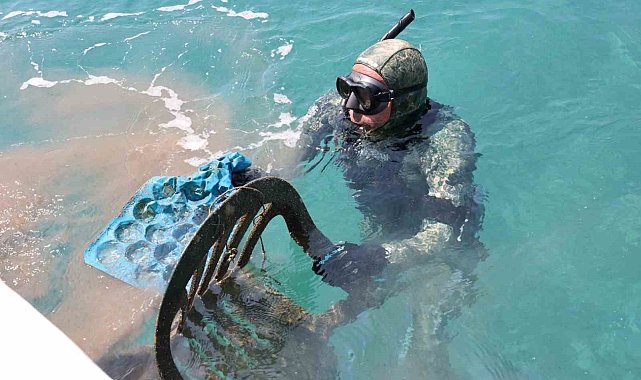 Bodrum Akyarlar'da deniz dibi temizliği