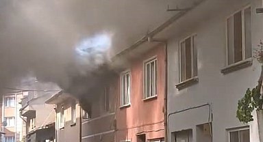 Bursa'da bir daire alevlere teslim oldu