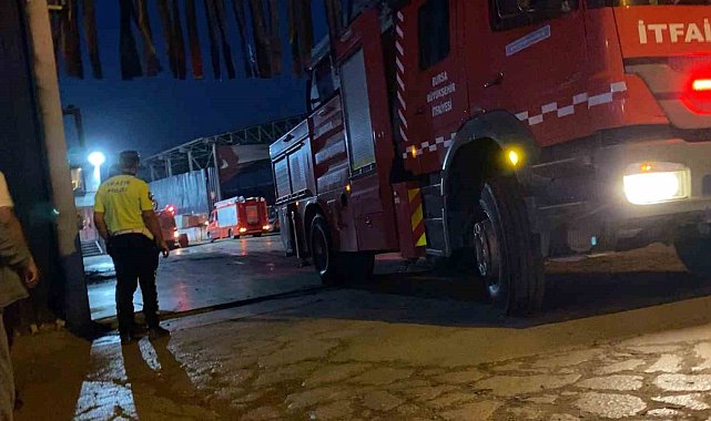 Bursa'da geri dönüşüm tesisinde yangın