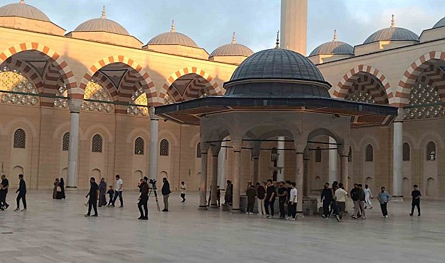 Çamlıca Camii'nde bayram namazı kılındı