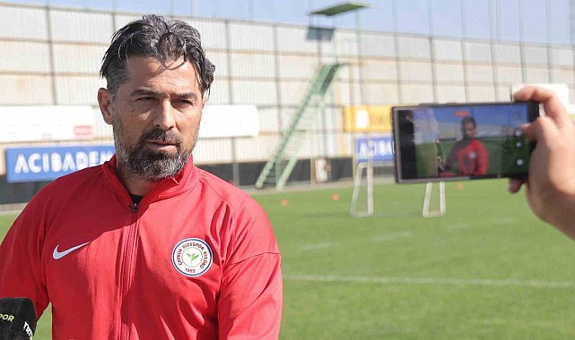 Çaykur Rizespor'da İlhan Palut'un sözleşmesi uzatıldı