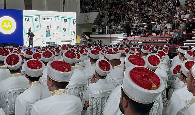 Diyanet İşleri Başkanı Erbaş, Konya'da Hafızlık İcazet Merasimi'ne katıldı