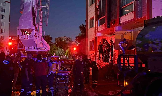 Diyarbakır'daki yangında can pazarı: Mahsur kalan bebek kurtarıldı