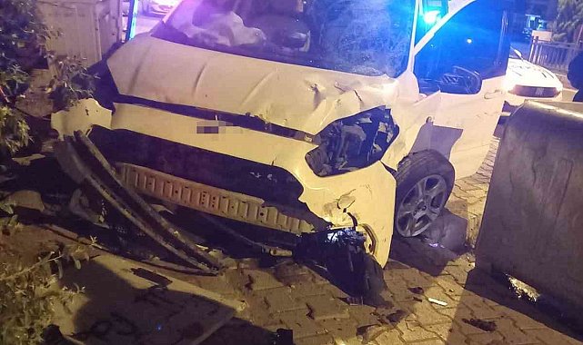 Elazığ'da hafif ticari araç ile motosiklet çarpıştı: 6 yaralı