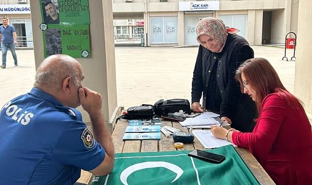 Farkındalık standına vatandaşlardan ilgi