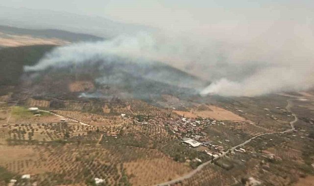 Foça yangınında ekip sayısı artırıldı