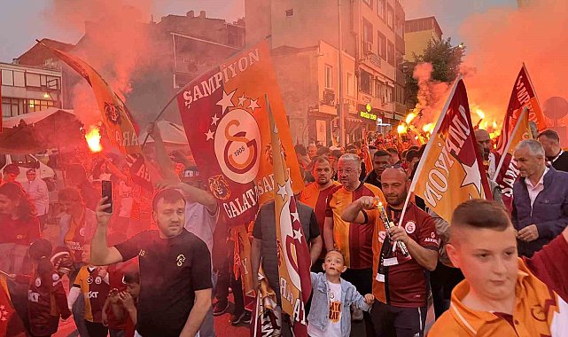 Galatasaray'ın şampiyonluğu Hayrabolu'da coşkuyla kutlandı
