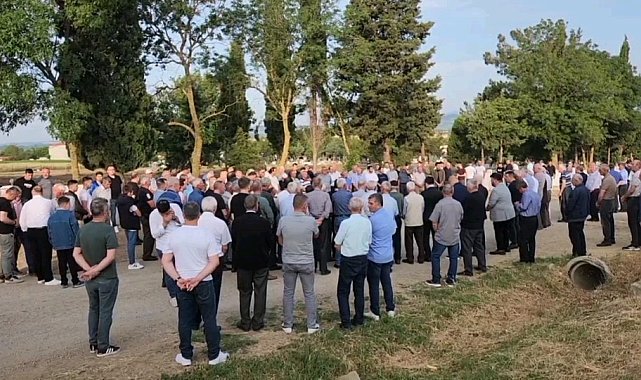 Gelenek yine yerine getirildi, 10 bin kişi aynı anda bayramlaştı