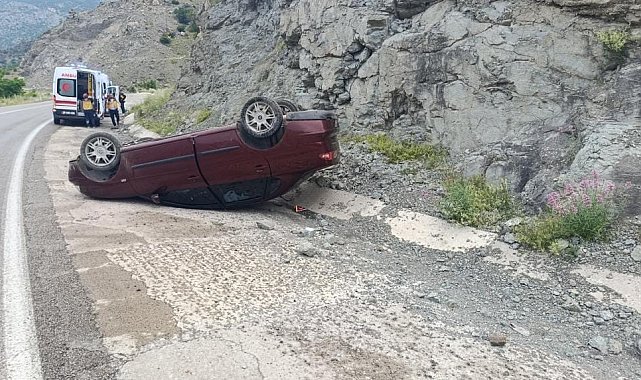Gümüşhane'de otomobil ters döndü: 3 kişi yaralandı