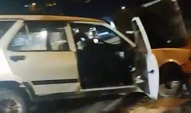 Hafif ticari araç ile otomobil çarpıştı: 6 yaralı