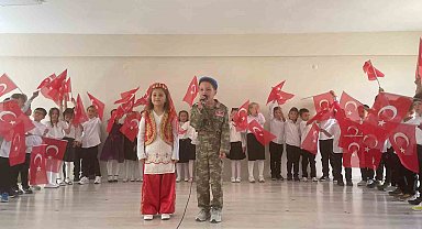 Hisarcık Cumhuriyet İlkokulu'nda okuma bayramı