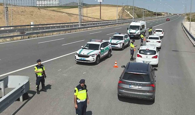 Jandarma otoyolda denetimlerini artırdı