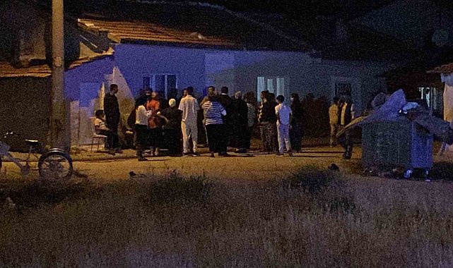 Kalabalık grup arasında çıkan kavga mahallede paniğe neden oldu