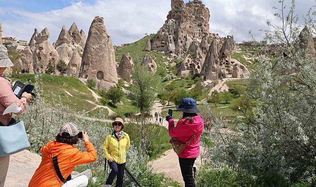 Kapadokya bölgesinde turist sayısı yüzde 4, balonla uçan yolcu sayısı da yüzde 19 arttı