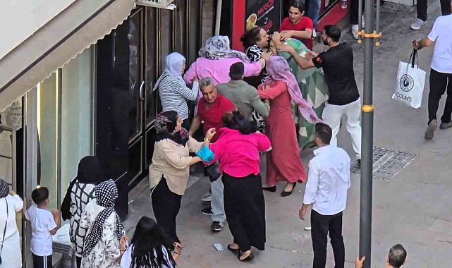 Karabük'te kadınların saç saça kavgası kamerada