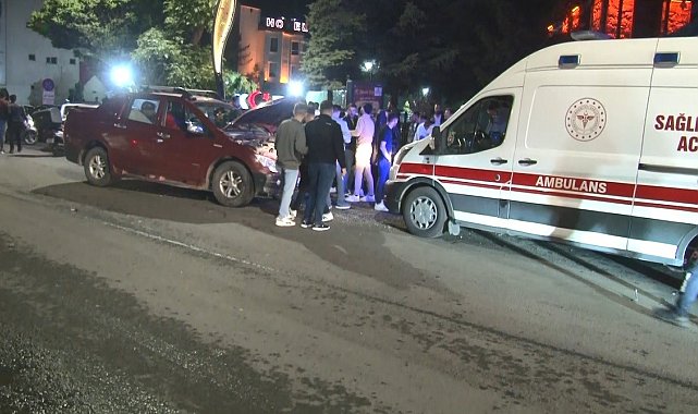 Kars'ta 4 araçlı zincirleme trafik kazası: 4 yaralı