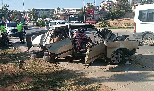 Karşı şeride savrulan Tofaş zincirleme kazaya neden oldu: 1'i ağır 10 yaralı