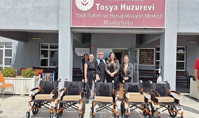 Kastamonu'da öğrenciler, ihtiyaç sahipleri için tekerlekli sandalye aldı