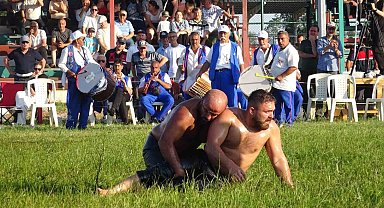 Kavasoğlu ve Şamdancıbaşı İbrahim Yağlı Pehlivan Güreşleri'nde başpehlivan Okulu oldu