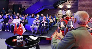 KAYÜ'de 'Yapay Zekâ ve ABC: Bilimde Yeni Krallık ve Kraliçesi' konferansı düzenlendi