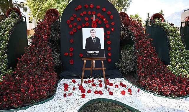 Kemer'de Başkan Zeyrek için anma alanı oluşturuldu