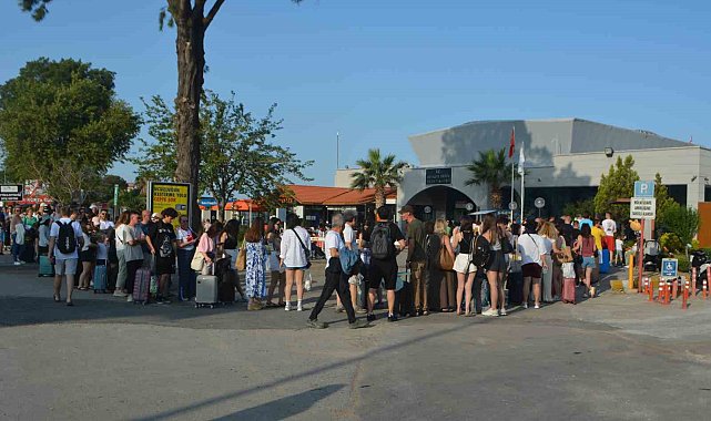 Kurban Bayramı'nda Ayvalık'tan Ege Adaları'na tatilci akını