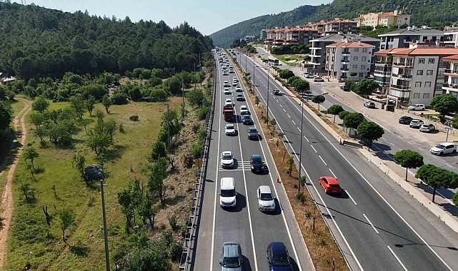 Kurban Bayramı'nda Muğla'ya yerli turist akını: Yollarda uzun kuyruklar oluştu