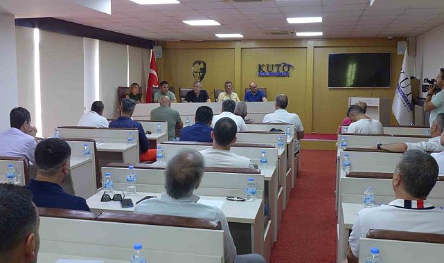 Kuşadası'nda seyahat acentaları ve esnaf temsilcileri bir araya geldi