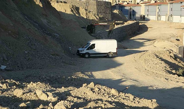 Malatya'da şantiye alanında top mermisi bulundu