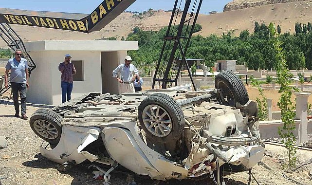 Mardin'de kontrolden çıkan otomobil şarampole yuvarlandı: 1 ölü, 1 yaralı