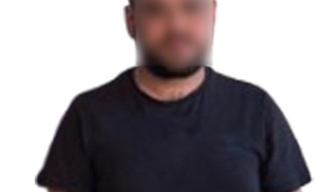 Merdivende çocuğunu tekmeleyen cani baba adliyeye sevk edildi