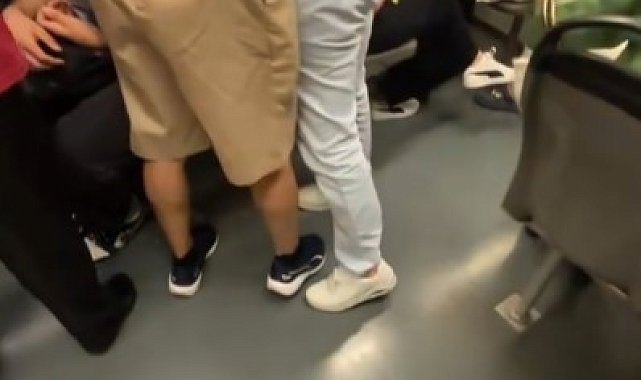 Metroda süs kavgası
