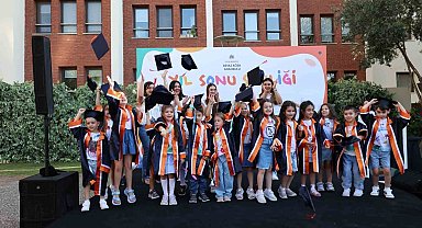 Minik Ekonomililer'in mezuniyet heyecanı