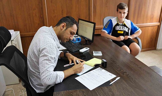 Minik sporcular spora ilk adımlarını Akdeniz'de atıyor