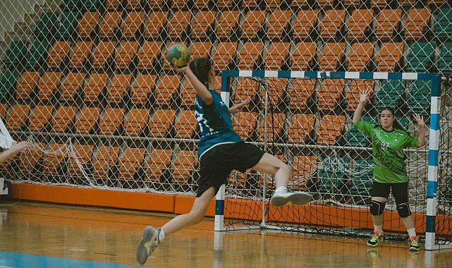Minikler Hentbol Türkiye Şampiyonası Aydın'da başladı