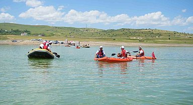 Muş'ta kano ve rafting heyecanı