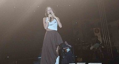 Mut kayısı festivalinde sanatçı Bilal Sonses ve Zeynep Bastık hayranlarını coşturdu