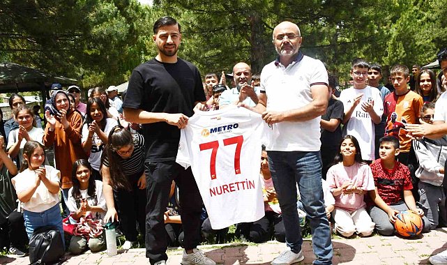 Nurettin Korkmaz öğrencilerle bir araya geldi