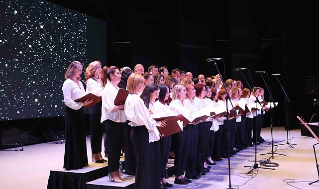 Öğretmenlerin türkü konseri beğeni topladı