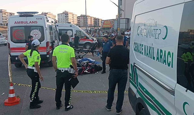 Otomobille çarpışan motosikletin sürücüsü hayatını kaybetti