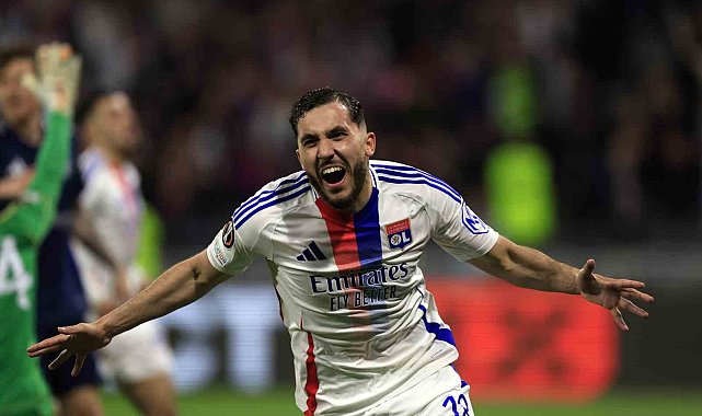 Rayan Cherki, Manchester City'ye imza attı