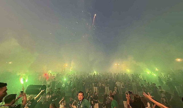 Sakaryaspor'un 60. yılı görsel şölene dönüştü