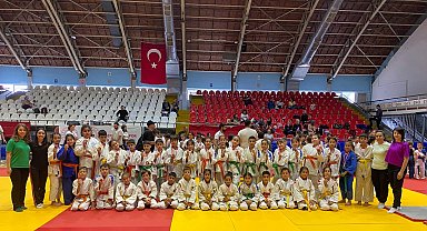 Salihli'nin minik judocularından 6 altın, 6 gümüş, 8 bronz madalya